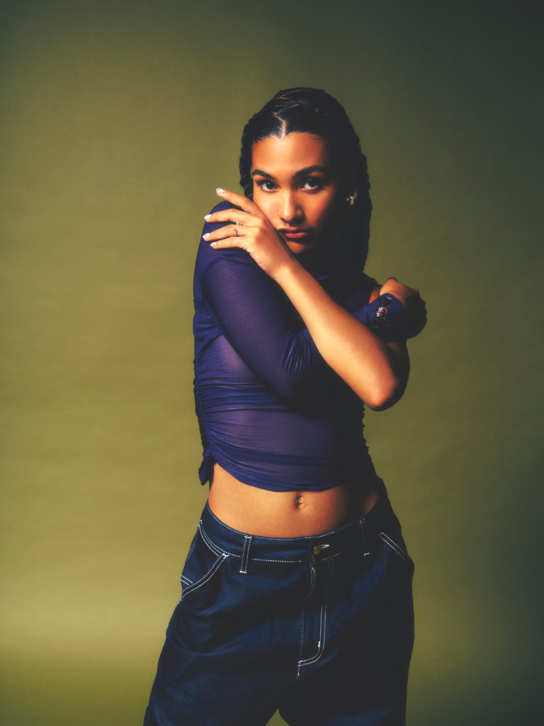 Olivia Dean Announces Huge UK/EU Tour For 2024 - Clunk Magazine